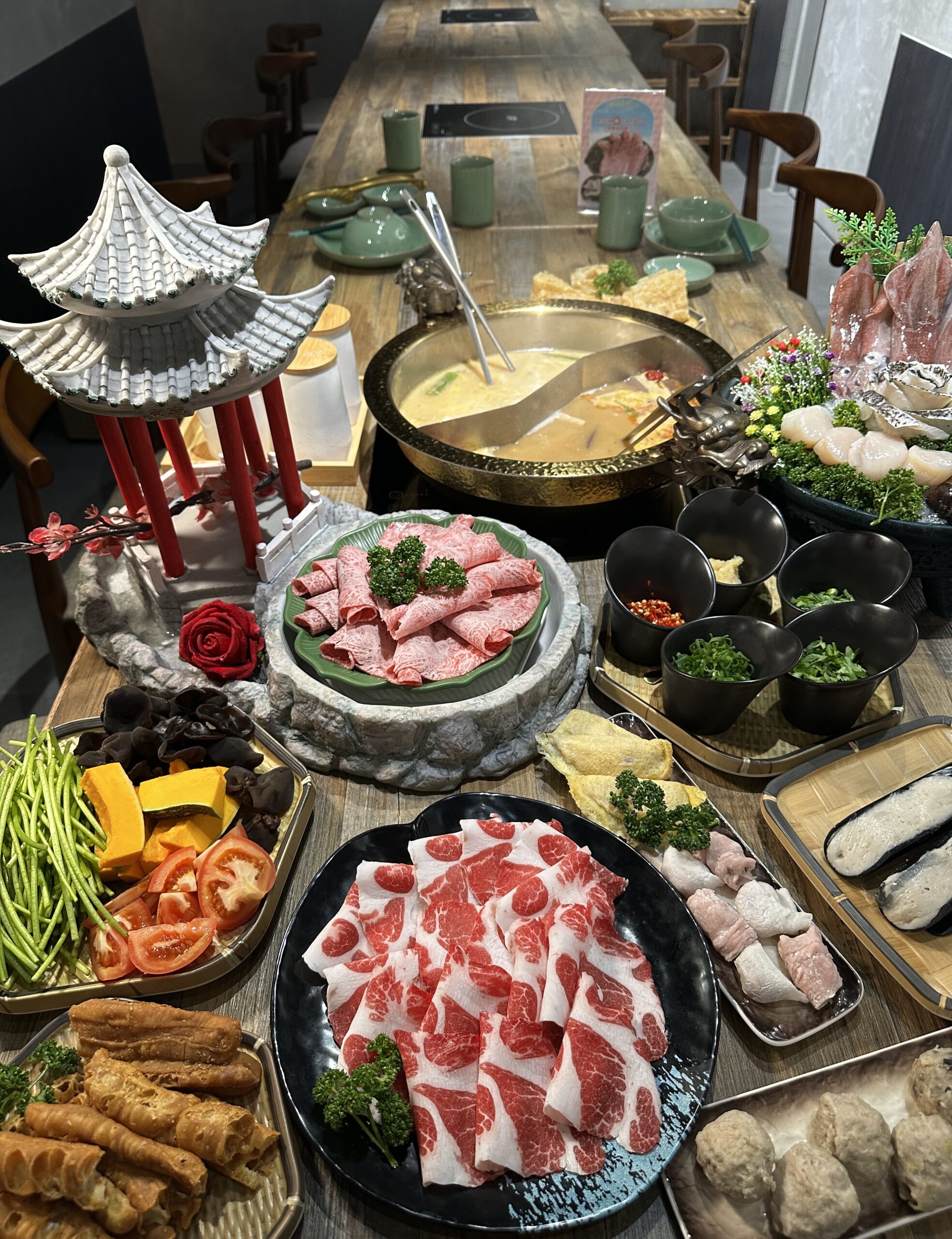 上村松篁(在銘)青磁銀火屋　香炉　台付　楽吉左衛門陶芸指導 今週もゴチになります】手工殿麻辣鍋物 信義店（ショウゴンティエン